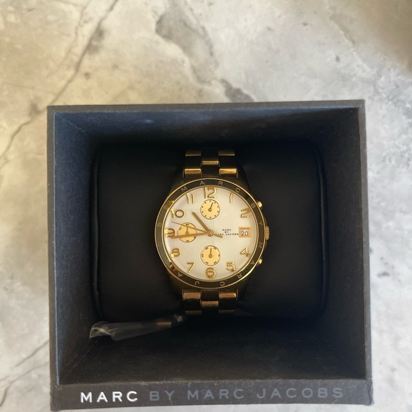 Marc by Marc Jacobs Gold Watch - Picture 6 of 7